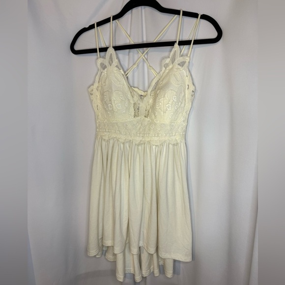 Zenana Outfitters Tops - Zenana Women’s Elegant Cream Lace Tank